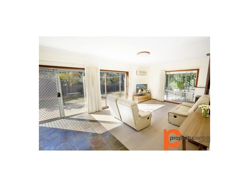 6 Pleasant Place, Leonay NSW 2750