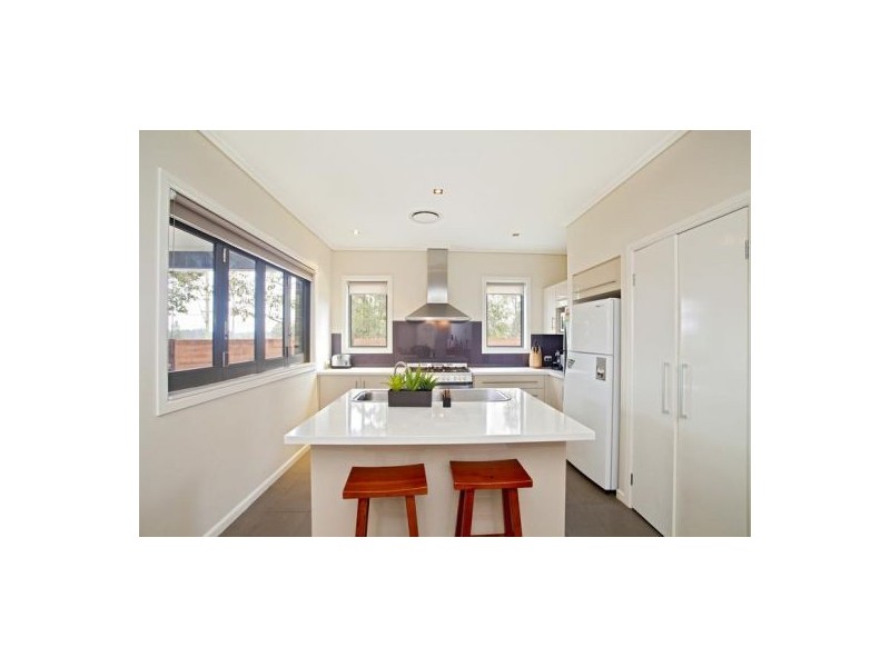 8 Kittiwake Pl, Cranebrook NSW 2749