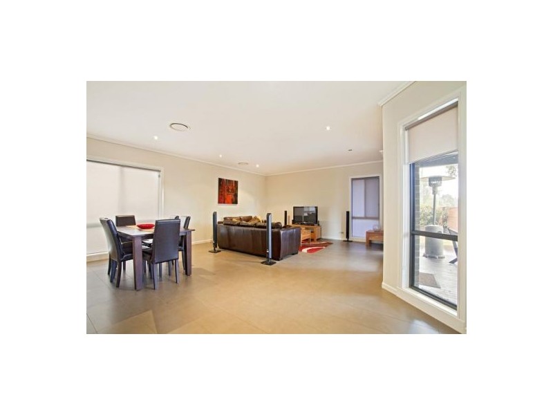 8 Kittiwake Pl, Cranebrook NSW 2749