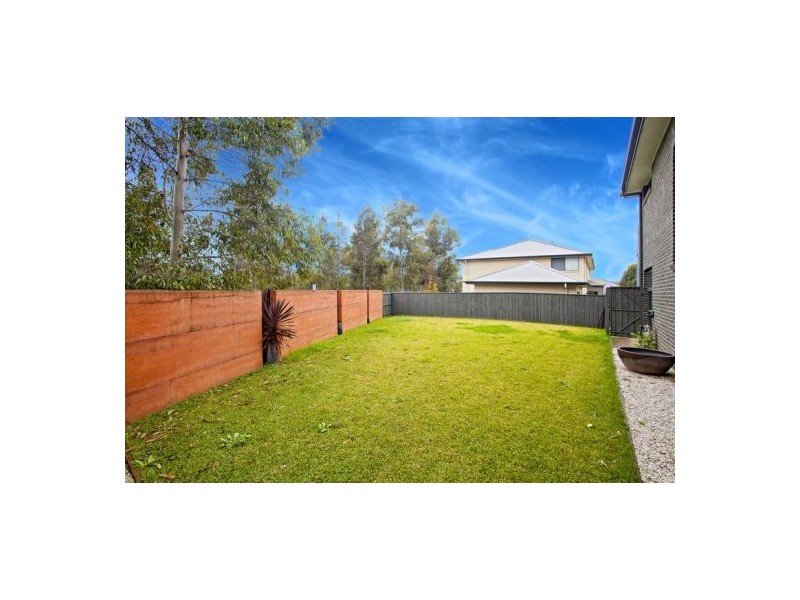 8 Kittiwake Pl, Cranebrook NSW 2749