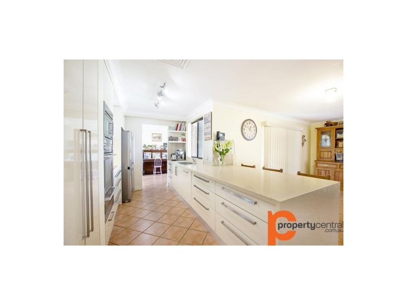 4 Hawkins Avenue, Luddenham NSW 2745