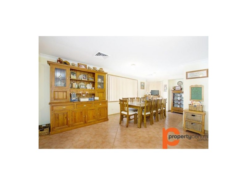 4 Hawkins Avenue, Luddenham NSW 2745