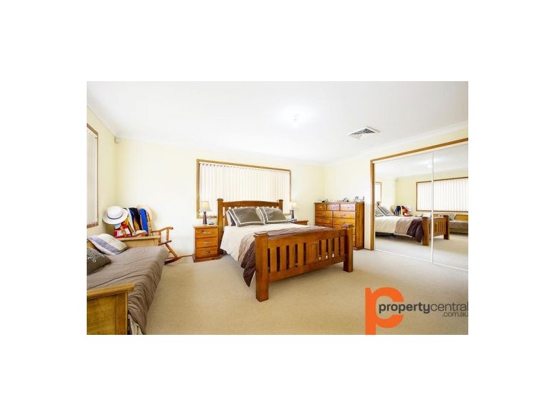 4 Hawkins Avenue, Luddenham NSW 2745