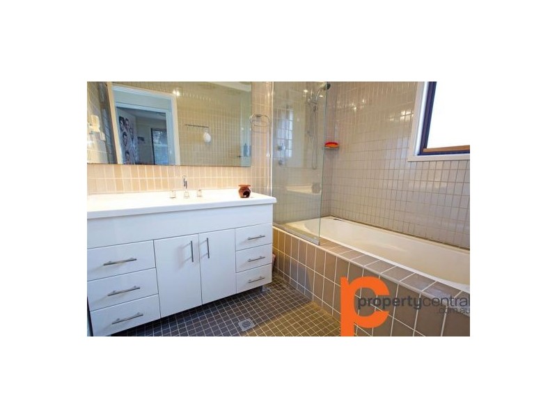 5 Scenic Circuit, Cranebrook NSW 2749