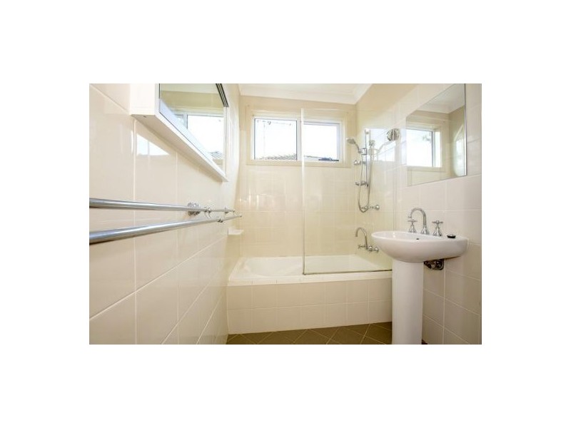 8. Lincoln Drive, Cambridge Park NSW 2747