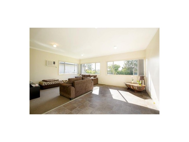 8 Lincoln Drive, Cambridge Park NSW 2747