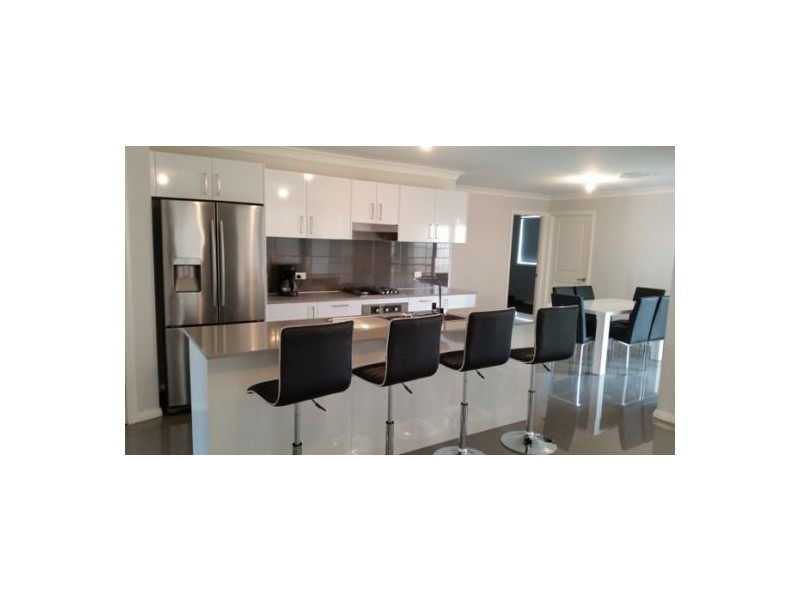 18 Ewan James Drive, Glenmore Park NSW 2745