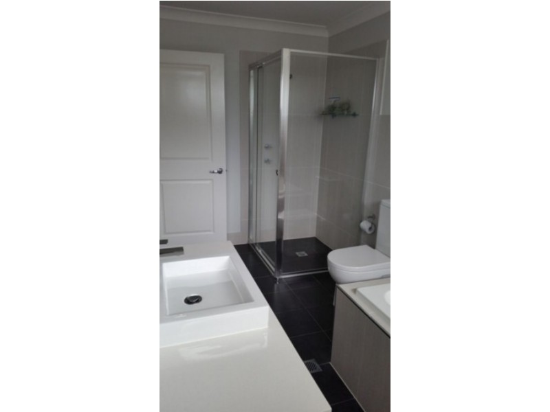 18 Ewan James Drive, Glenmore Park NSW 2745
