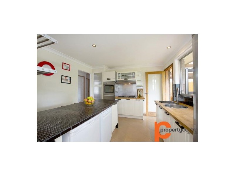 11 Robinson Road, Cranebrook NSW 2749