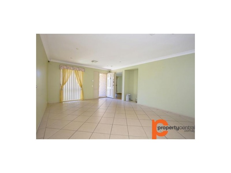 10 Woburn Place, Glenmore Park NSW 2745