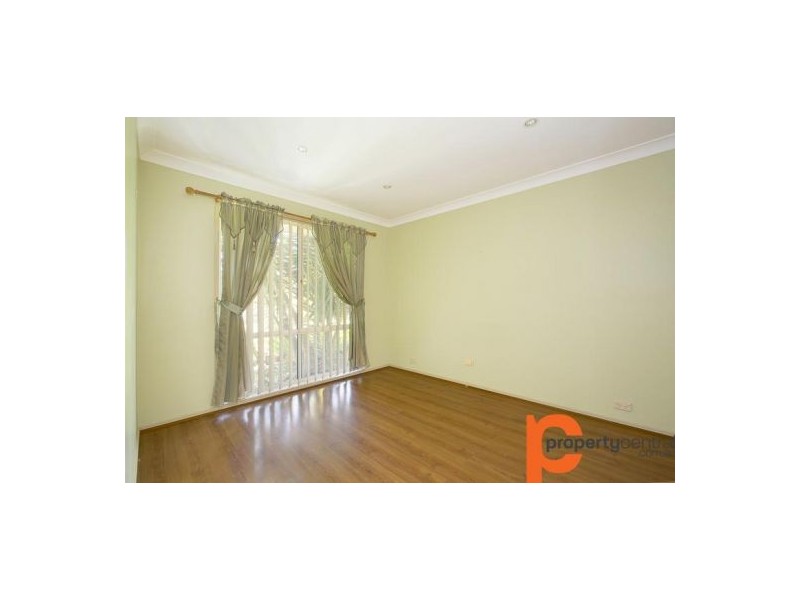 10 Woburn Place, Glenmore Park NSW 2745