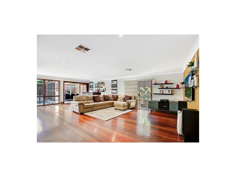 39 Waterford Way, Glenmore Park NSW 2745
