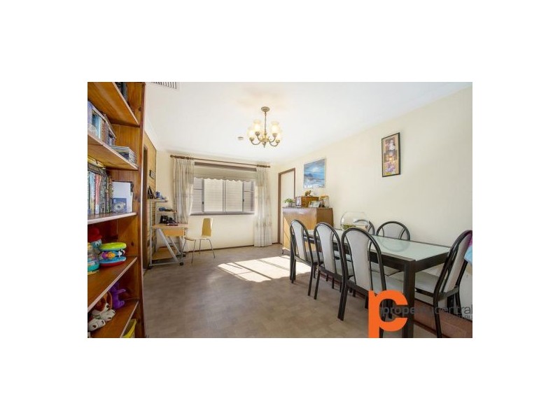 18 Balmoral Drive, Cambridge Park NSW 2747