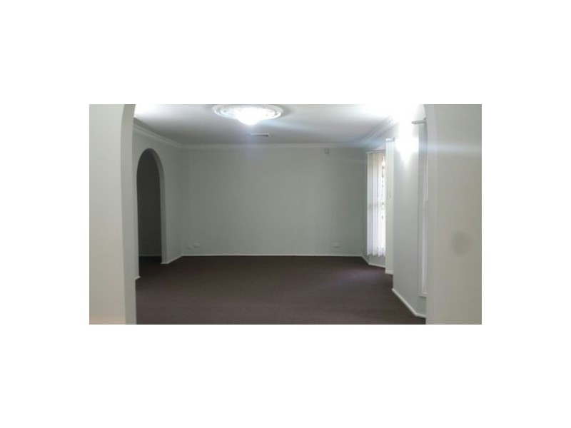 27 Seaton Crescent, Cranebrook NSW 2749