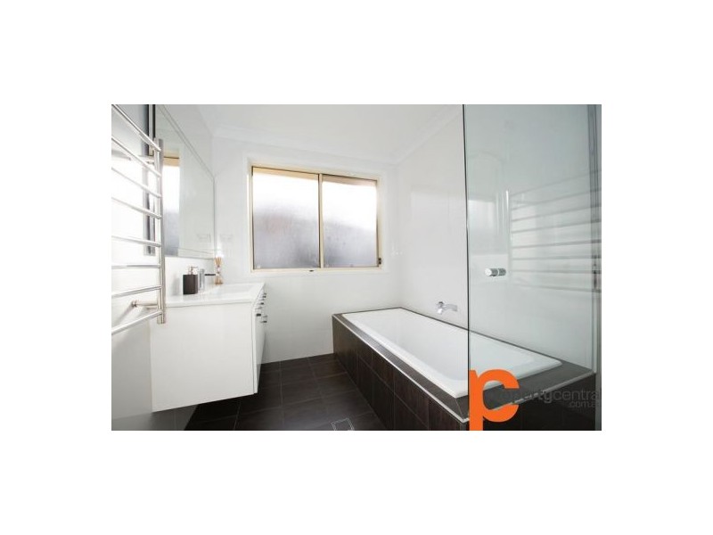 10 Acorn Street, Emu Plains NSW 2750