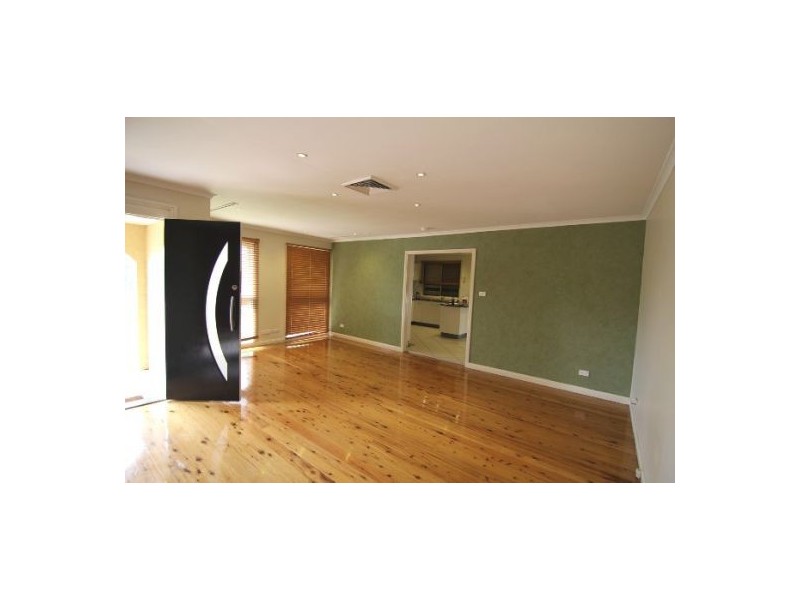 27 Stringybark Avenue, Cranebrook NSW 2749