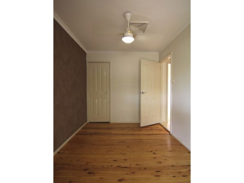 27 Stringybark Avenue, Cranebrook NSW 2749