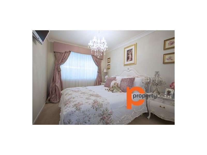 18 School House Road, Glenmore Park NSW 2745