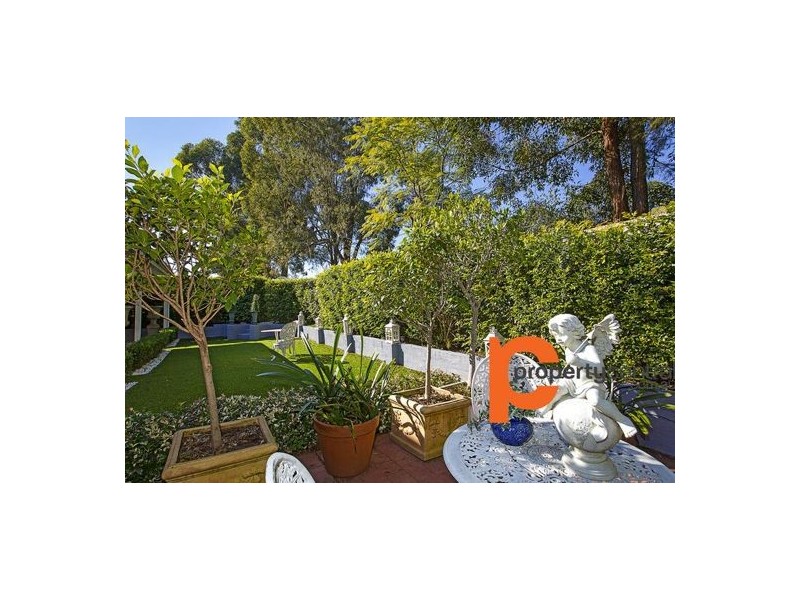 18 School House Road, Glenmore Park NSW 2745