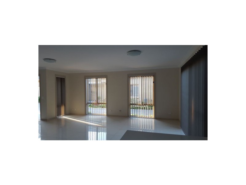 2/27 Eton Road, Cambridge Park NSW 2747