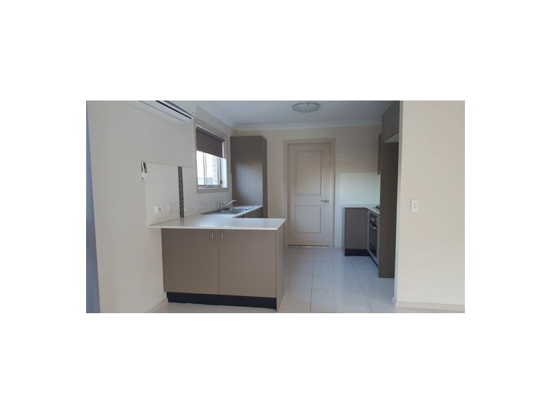 2/27 Eton Road, Cambridge Park NSW 2747