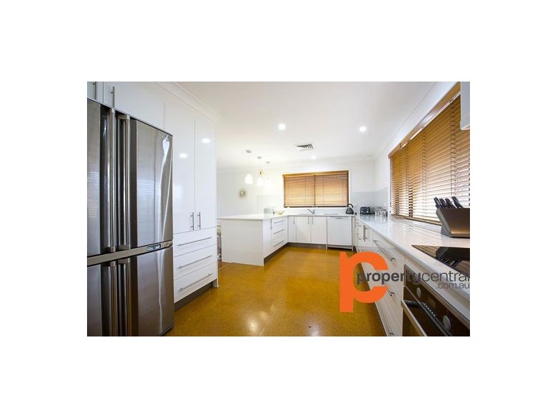 28 Pamela Parade, Leonay NSW 2750