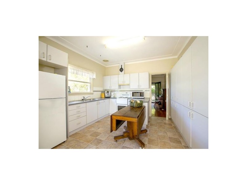 8 Lincoln Drive, Cambridge Park NSW 2747