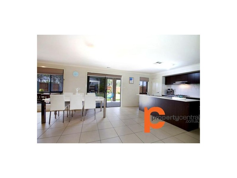 2 Shellbourne Place, Cranebrook NSW 2749