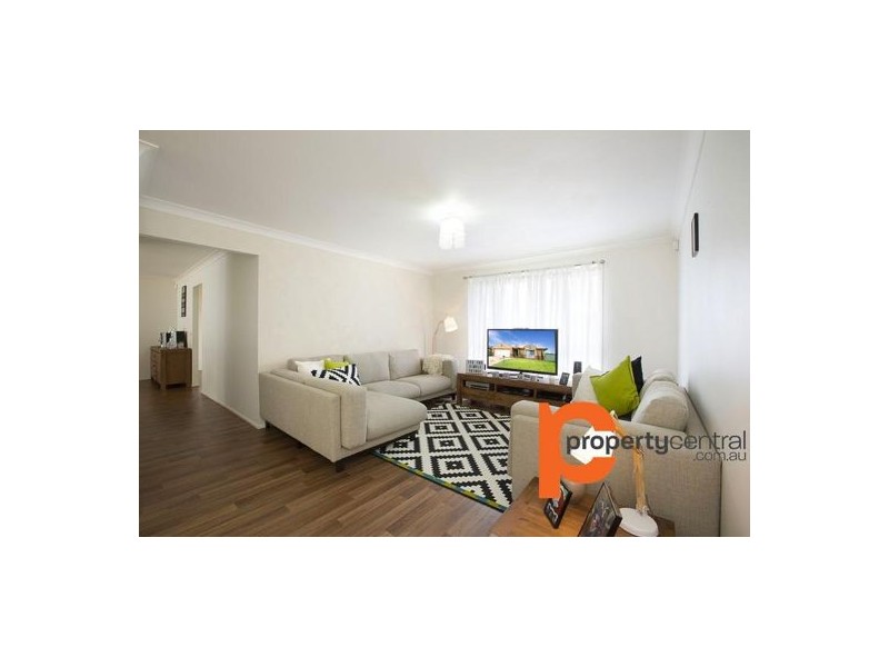 63 Woodlands Drive, Glenmore Park NSW 2745