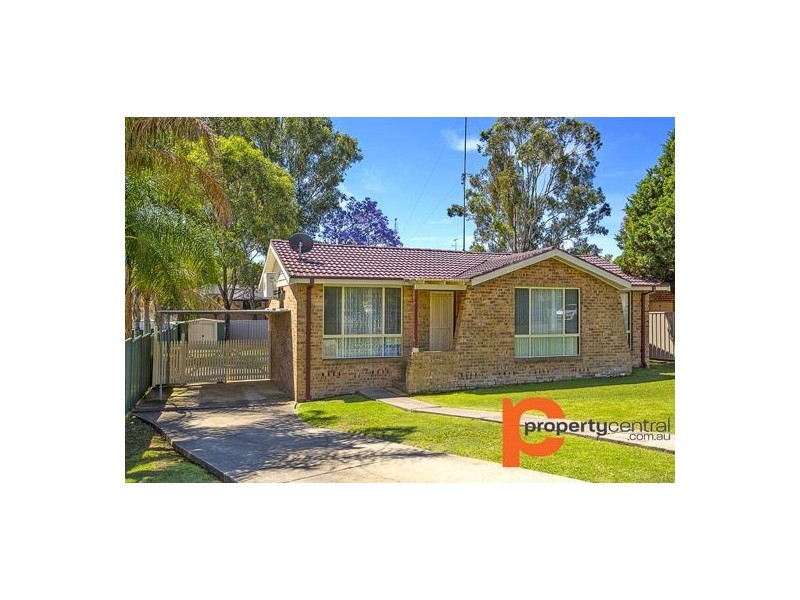 10 Graham Close, Cranebrook NSW 2749