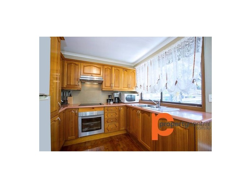 10 Graham Close, Cranebrook NSW 2749