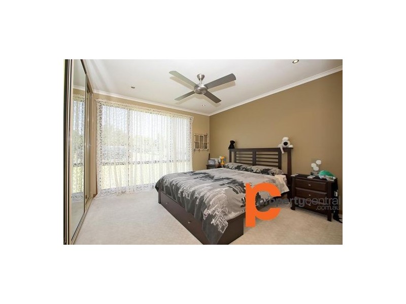 10 Graham Close, Cranebrook NSW 2749