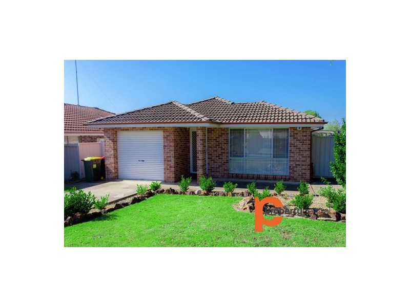 5 Westcott Place, Oakhurst NSW 2761