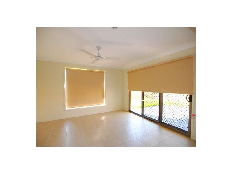 1 Crossley Avenue, Glenmore Park NSW 2745