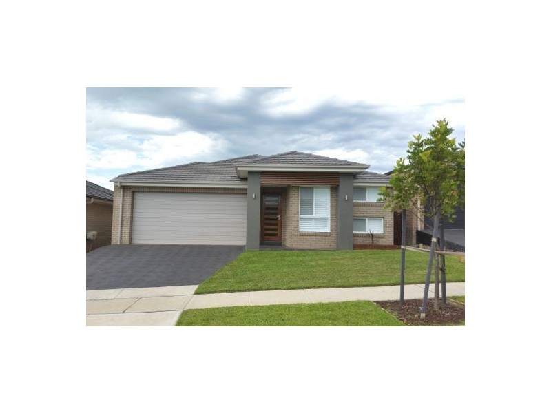 18 Ewan James Drive, Glenmore Park NSW 2745