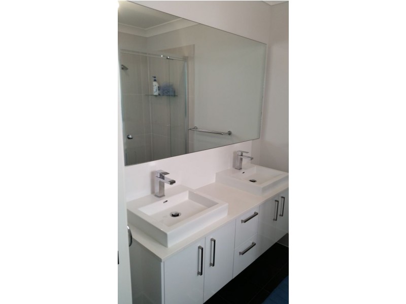 18 Ewan James Drive, Glenmore Park NSW 2745