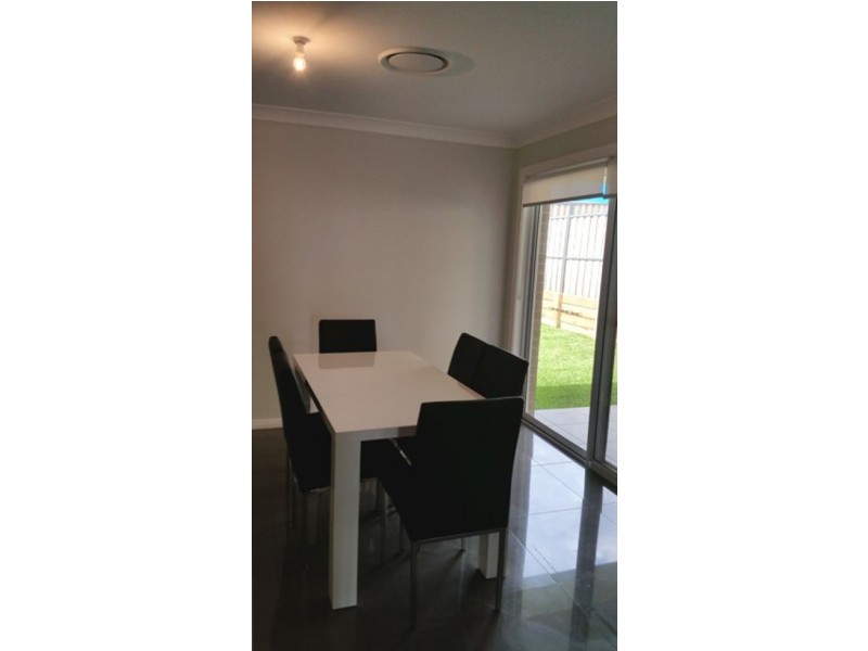 18 Ewan James Drive, Glenmore Park NSW 2745