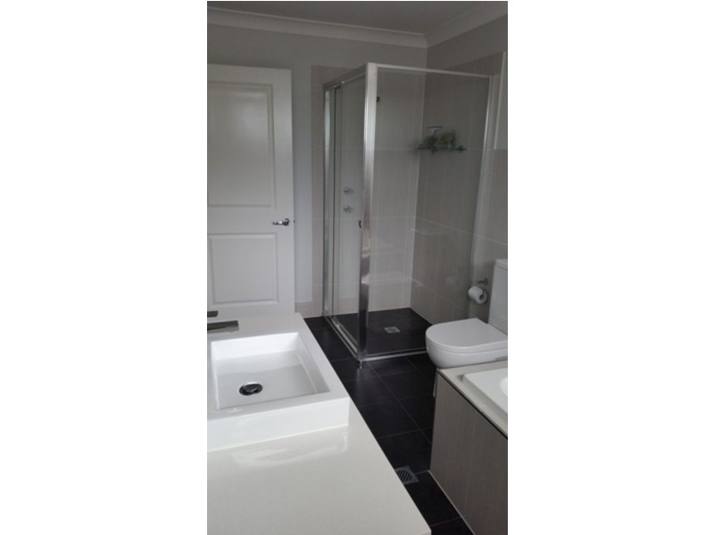 18 Ewan James Drive, Glenmore Park NSW 2745