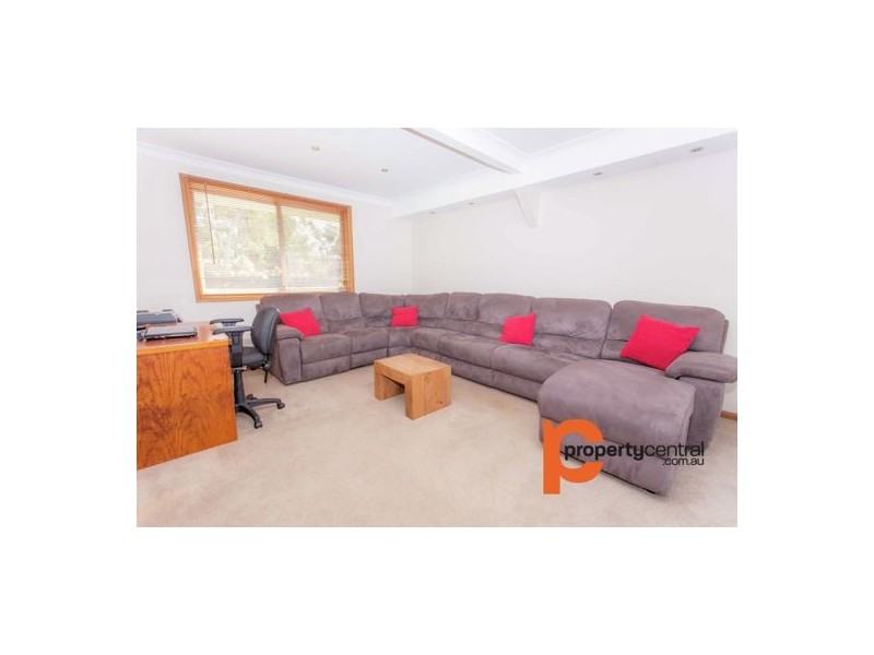 87 Russell Avenue, Valley Heights NSW 2777