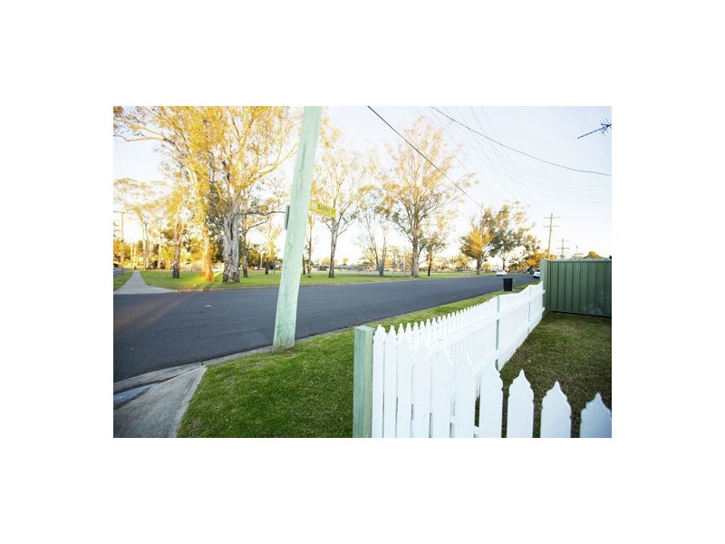 1/24 Eton Road, Cambridge Park NSW 2747