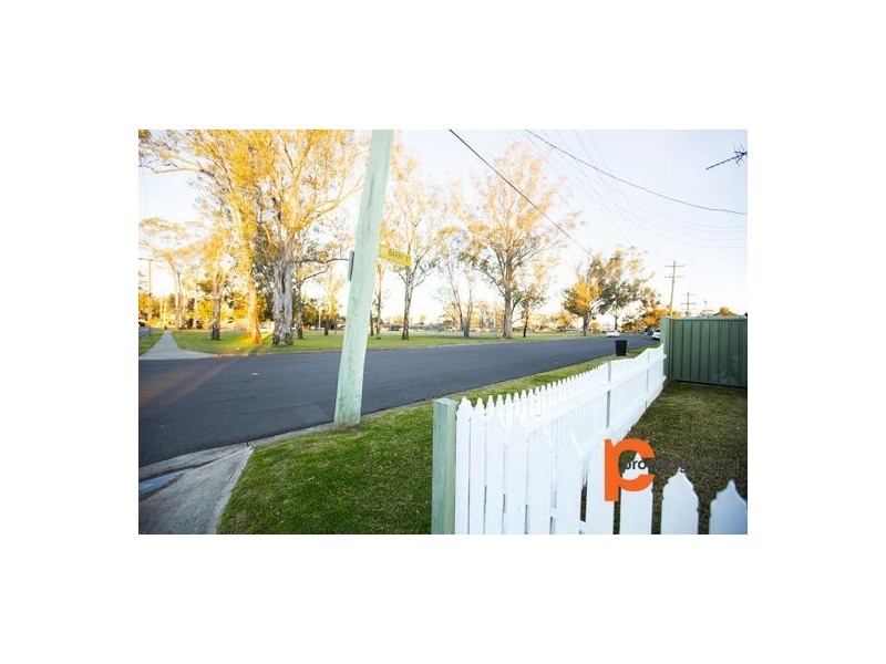 1/24 Eton Road, Cambridge Park NSW 2747