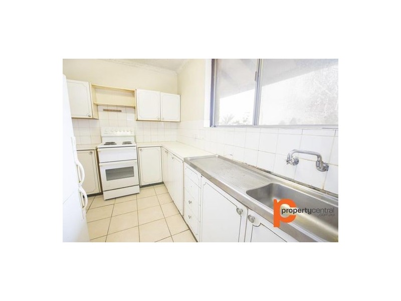 8/25. First Street, Kingswood NSW 2747