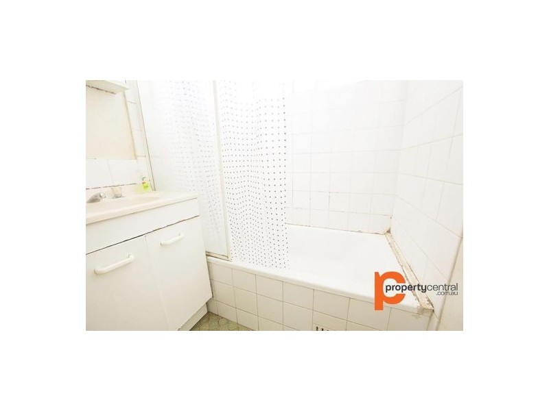 8/25. First Street, Kingswood NSW 2747