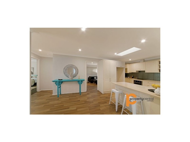 33 Valleyview Crescent, Werrington Downs NSW 2747
