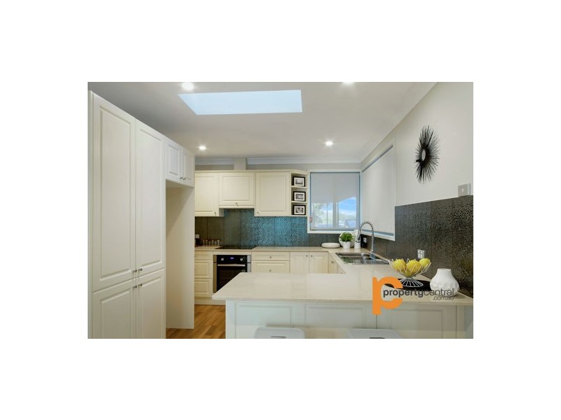 33 Valleyview Crescent, Werrington Downs NSW 2747