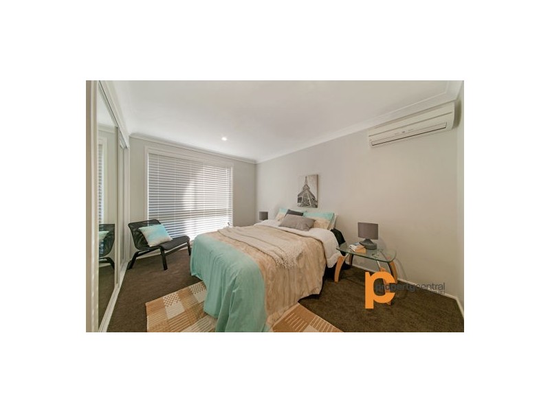 33 Valleyview Crescent, Werrington Downs NSW 2747