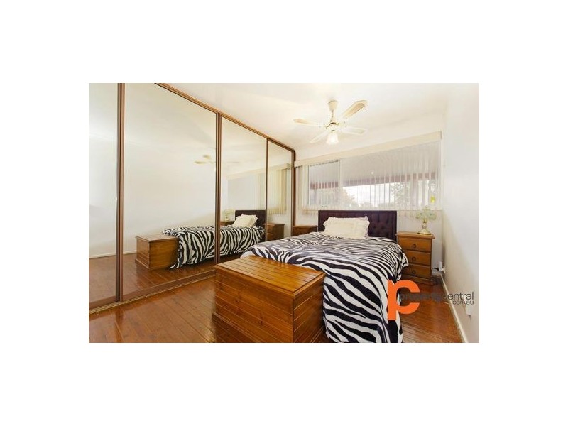 18 Robyn Avenue, South Penrith NSW 2750