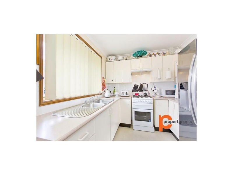 2/41 Bringelly Road, Kingswood NSW 2747