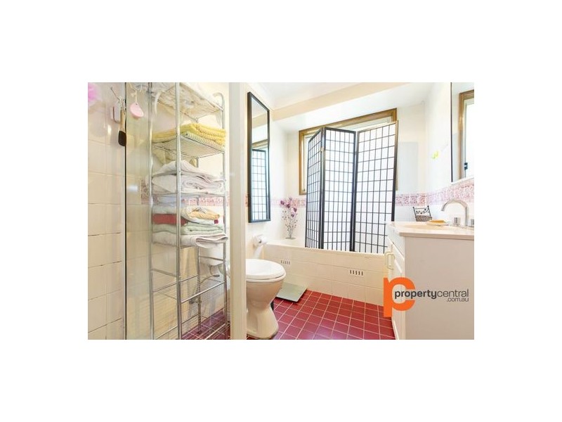 2/41 Bringelly Road, Kingswood NSW 2747