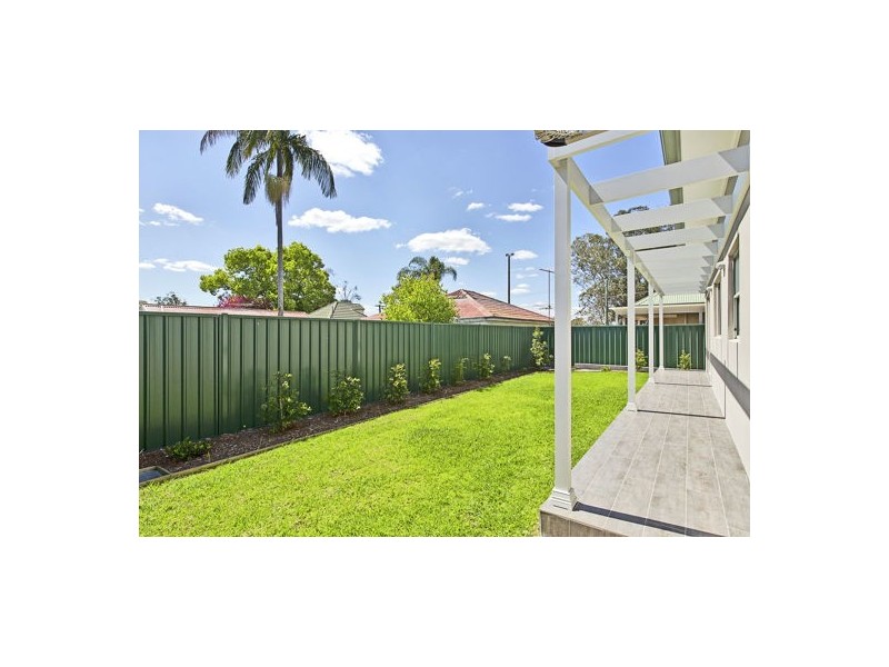 1/135 Oxford Street, Cambridge Park NSW 2747